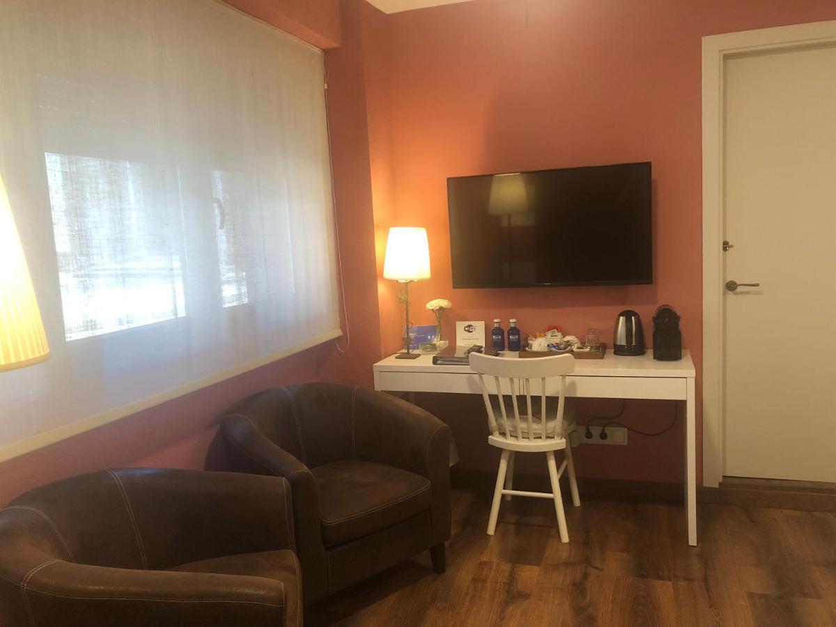 Sant Juliá de Vilatorta Escloper B&B المظهر الخارجي الصورة